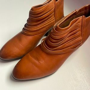 Clarks  Leather Booties 91/2